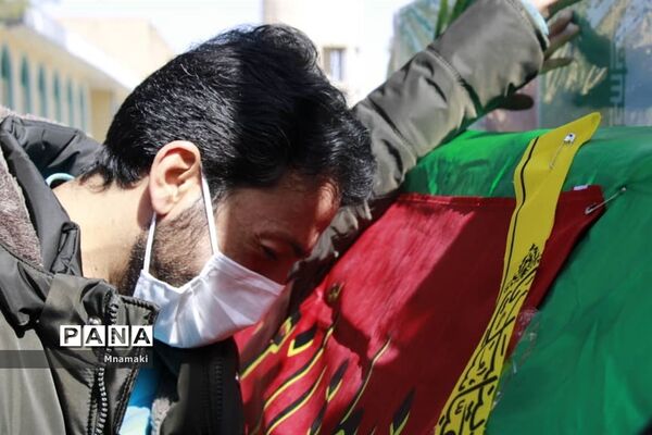 تشییع پیکر ۲ شهید گمنام دوران دفاع مقدس در شهر نوش آباد کاشان