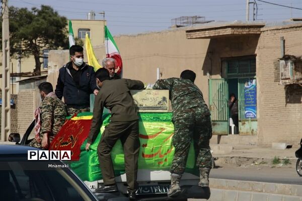 تشییع پیکر ۲ شهید گمنام دوران دفاع مقدس در شهر نوش آباد کاشان