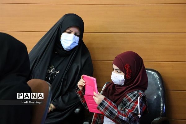 تجلیل از منتخبین استانی جشنواره الگوهای برتر تدریس درس تفکر و سبک زندگی و جشنواره تجارب برتر تربیتی در شیراز