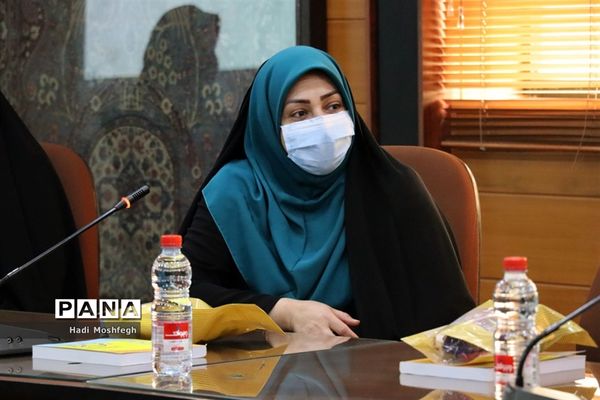 تجلیل از منتخبین استانی جشنواره الگوهای برتر تدریس درس تفکر و سبک زندگی و جشنواره تجارب برتر تربیتی در شیراز