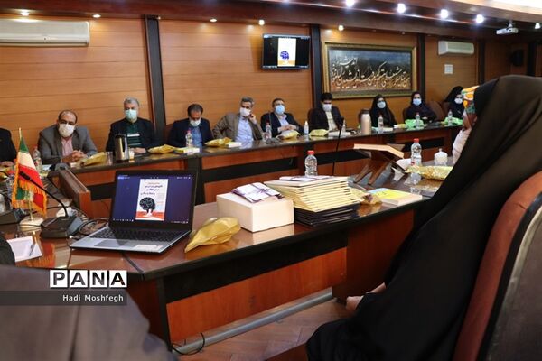 تجلیل از منتخبین استانی جشنواره الگوهای برتر تدریس درس تفکر و سبک زندگی و جشنواره تجارب برتر تربیتی در شیراز