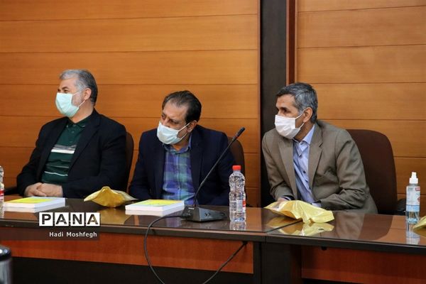 تجلیل از منتخبین استانی جشنواره الگوهای برتر تدریس درس تفکر و سبک زندگی و جشنواره تجارب برتر تربیتی در شیراز