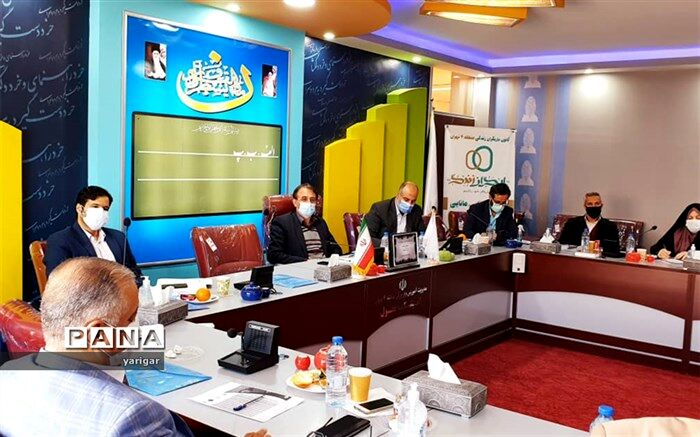 نهادهای برون سازمانی نقش مهمی در حل مشکلات اورژانسی دانش آموزان دارند