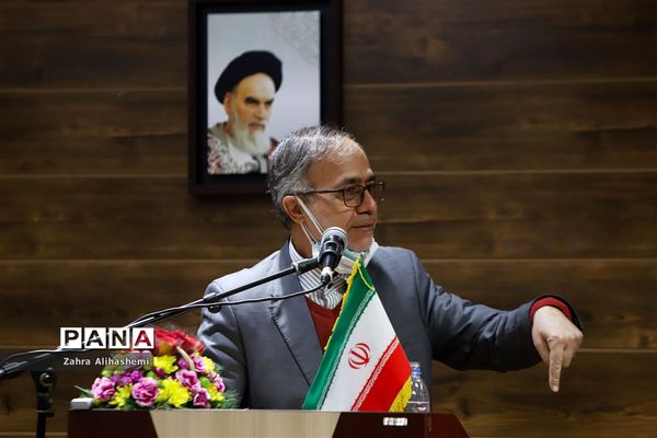 آیین تجلیل از نیم قرن خدمات آموزشی و فرهنگی علی اصغر فانی