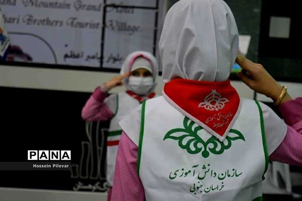 مراسم استقبال ازعلیرضا کاظمی معاون پرورشی فرهنگی وزارت آموزش و پرورش درفرودگاه بیرجند