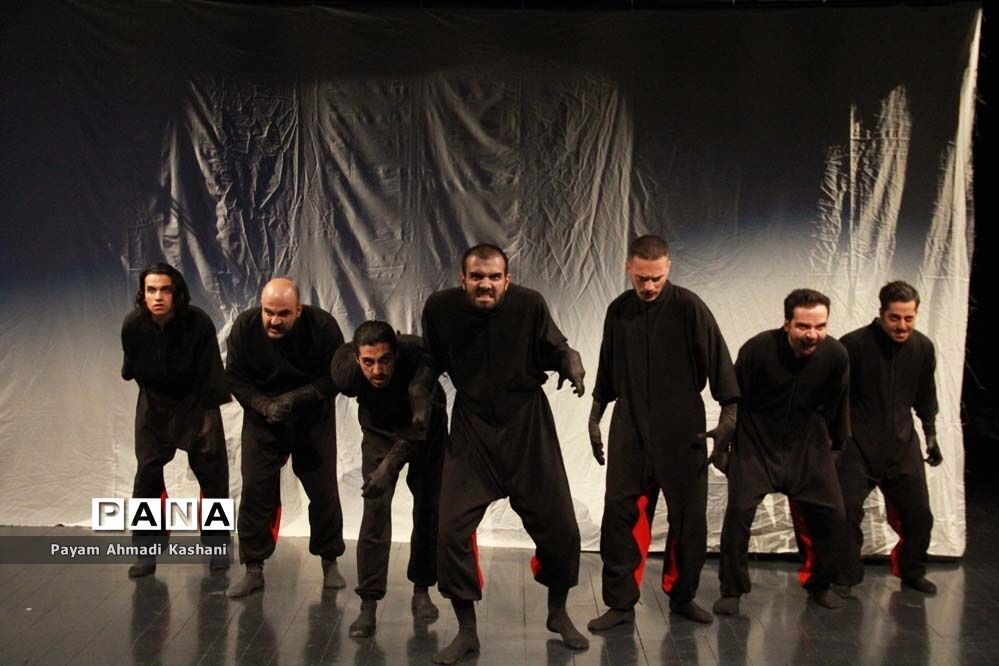 اجرای نمایش «ذات یا ضات»