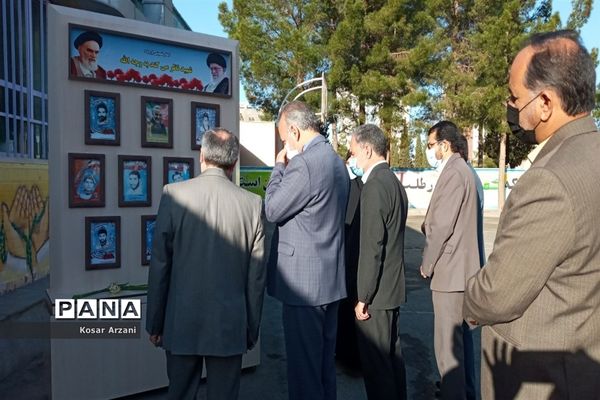 بازدید معاون پرورشی و فرهنگی وزارت آموزش و پرورش از دبیرستان حضرت فاطمه زهرا (س)