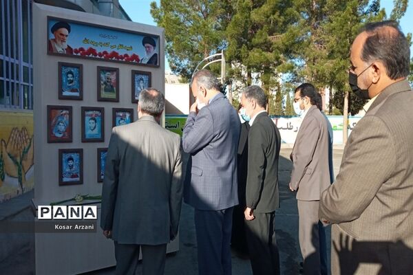 بازدید معاون پرورشی و فرهنگی وزارت آموزش و پرورش از دبیرستان حضرت فاطمه زهرا (س)