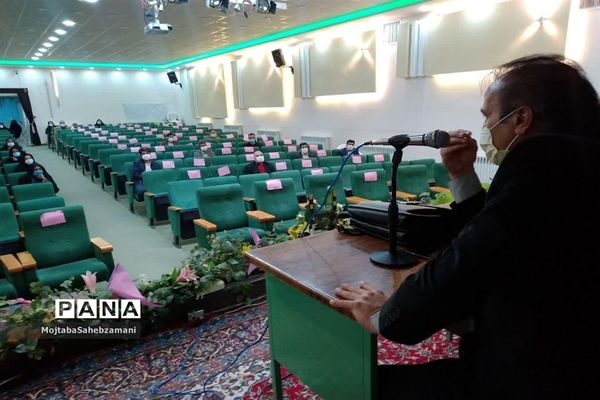 دوره ضمن خدمت هنرهای آوایی و نمایشی در کانون فرهنگی و تربیتی لقمان کاشمر