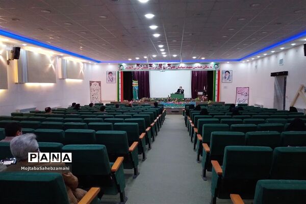 دوره ضمن خدمت هنرهای آوایی و نمایشی در کانون فرهنگی و تربیتی لقمان کاشمر