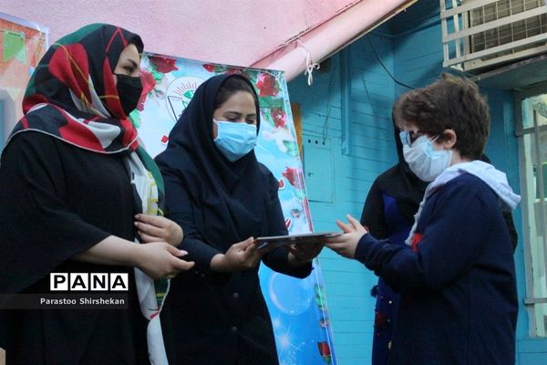 جشن خودکار در دبستان پیشتازان بوشهر