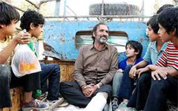 پخش فیلم‌هایی با حال و هوای پدرانه از شبکه های تلویزیونی