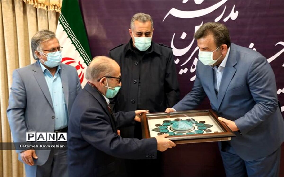 خیرین مدرسه‌ساز مازندران تجلیل شدند