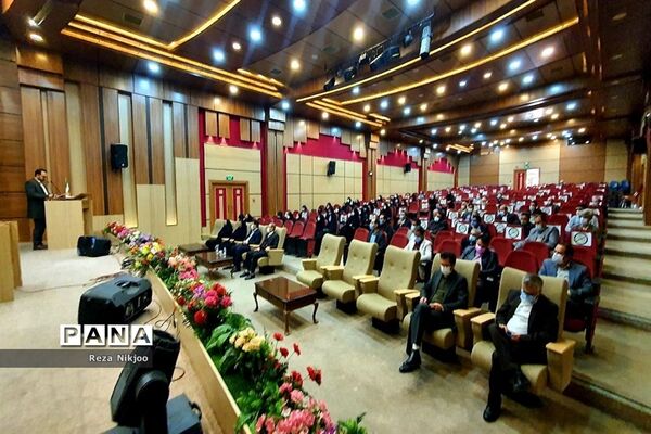 اختتامیه طرح‌های کارشناسی آموزش ابتدایی آموزش و پرورش ناحیه یک بهارستان