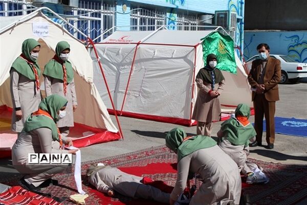 نمایشگاه دستاوردها و چکیده فعالیت‌های سازمان دانش‌آموزی استان کرمانشاه در سال 99
