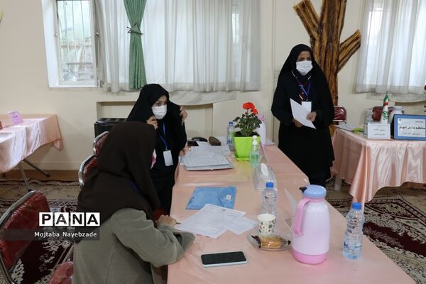 مرحله استانی مناظره ملی دانش‌آموزان دختر در مشهد