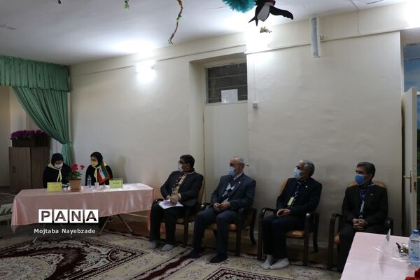 مرحله استانی مناظره ملی دانش‌آموزان دختر در مشهد