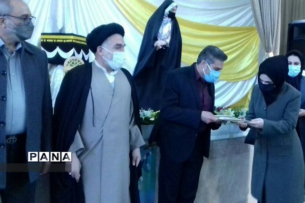 مراسم تقدیر از معاونان تربیتی منطقه خاورشهر به مناسبت هفته تربیت اسلامی
