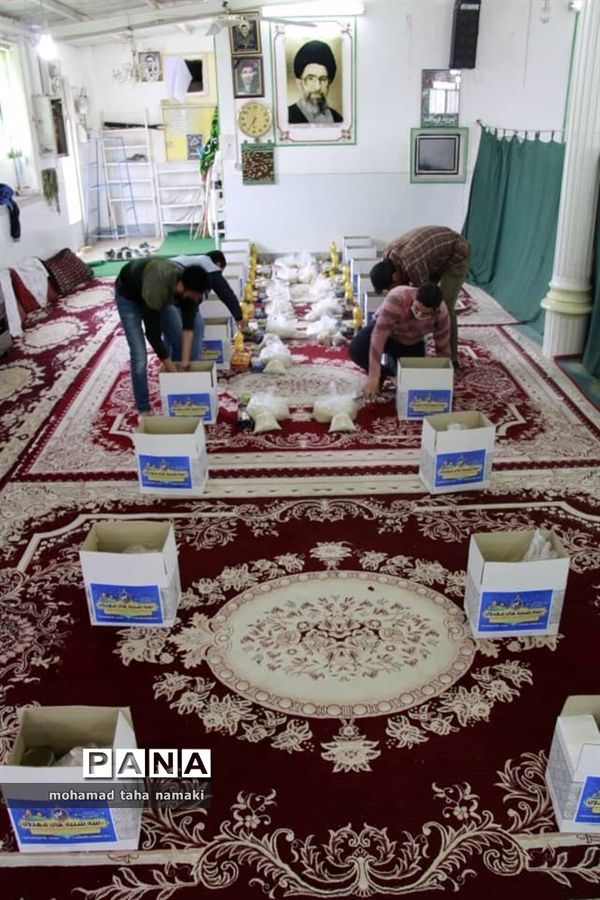 توزیع بسته‌های کمک معیشتی به نیازمندان آران و بیدگلی