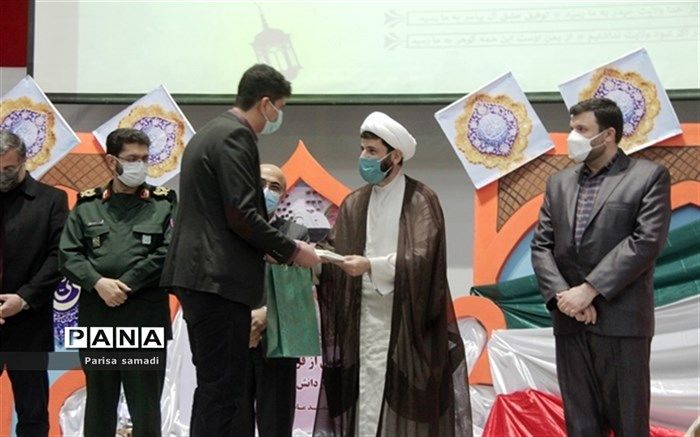 جوان امروز باید ارزش ها و دستاوردهای انقلاب را درک کند