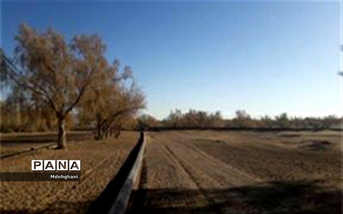 اجرای طرح آبیاری کم فشار در روستای آشتیان 