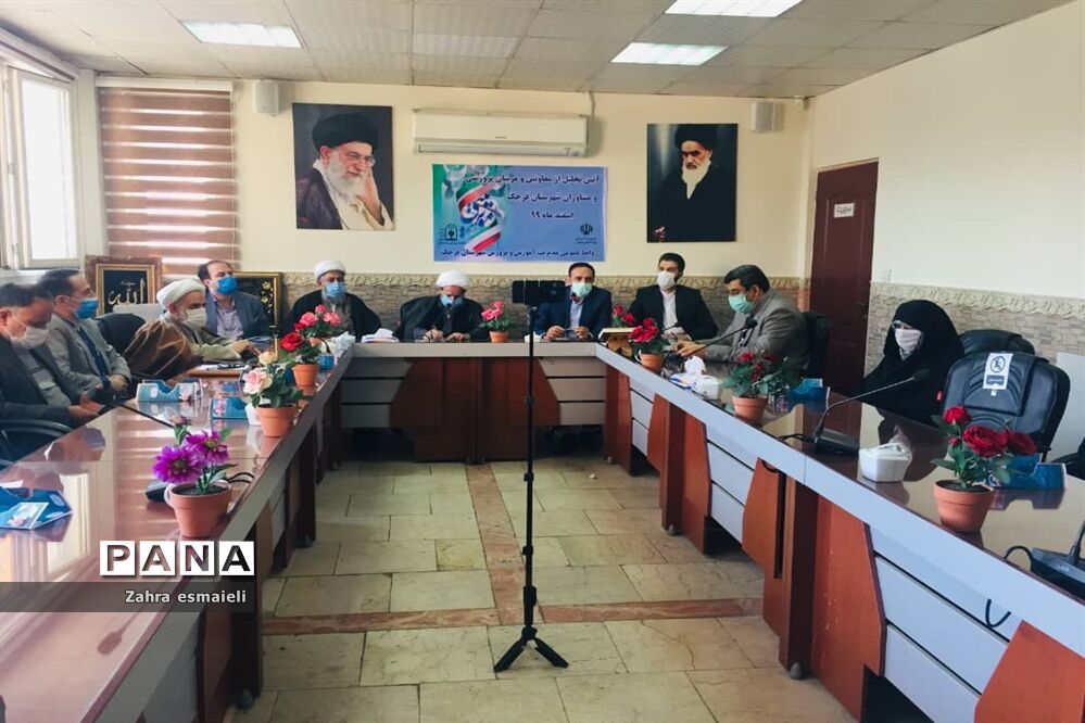 تقدیر از درخشندگان عرصه پرورشی و تربیتی شهرستان قرچک