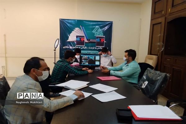 مرحله نیمه نهایی مسابقات مناظره دانش‌آموزی در شهرستان‌های تهران