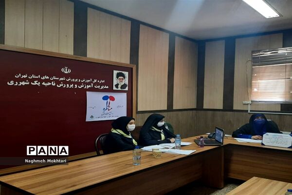 مرحله نیمه نهایی مسابقات مناظره دانش‌آموزی در شهرستان‌های تهران