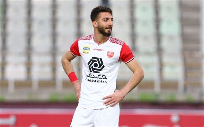 منصوریان: جریمه 20 میلیونی مهاجم پرسپولیس را من می‌دهم