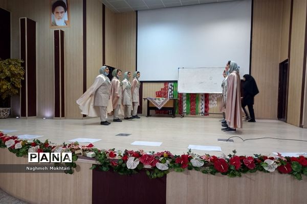 تمرین گروه سرود نمایشی پیشتازان به‌مناسبت هفته تربیت اسلامی و امور تربیتی