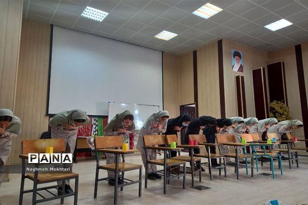 تمرین گروه سرود نمایشی پیشتازان به‌مناسبت هفته تربیت اسلامی و امور تربیتی