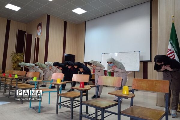 تمرین گروه سرود نمایشی پیشتازان به‌مناسبت هفته تربیت اسلامی و امور تربیتی