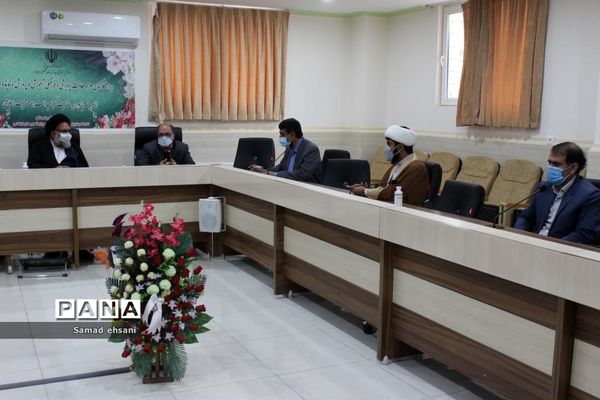 دیدار کارکنان حوزه معاونت پرورشی آموزش و پرورش کهگیلویه و بویراحمد با نماینده و لی فقیه