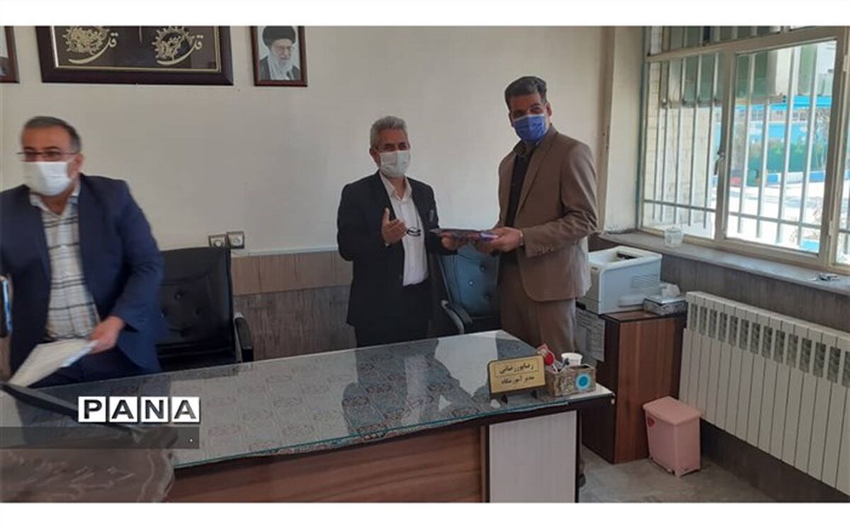 مراسم تجلیل از بازنشسته فرهنگی در دبستان حضرت قاسم ابن الحسن (ع)برگزار شد
