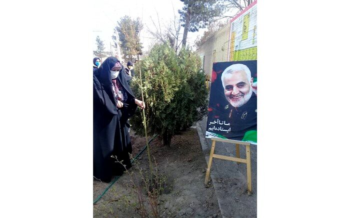 برگزاری مراسم درختکاری در آموزشگاه شاهد نصرت ناحیه یک مشهد