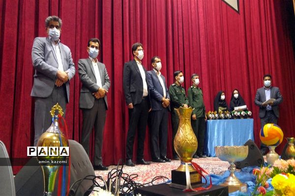 آیین تجلیل از قهرمانان و مدال آوران مسابقات ورزشی آموزشگاه‌های کشور در داراب