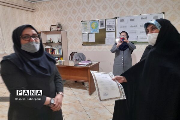 تقدیر از مربیان پرورشی 112 مدرسه منطقه 16 به مناسبت هفته تربیت اسلامی