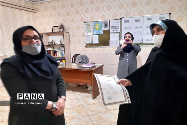 تقدیر از مربیان پرورشی 112 مدرسه منطقه 16 به مناسبت هفته تربیت اسلامی