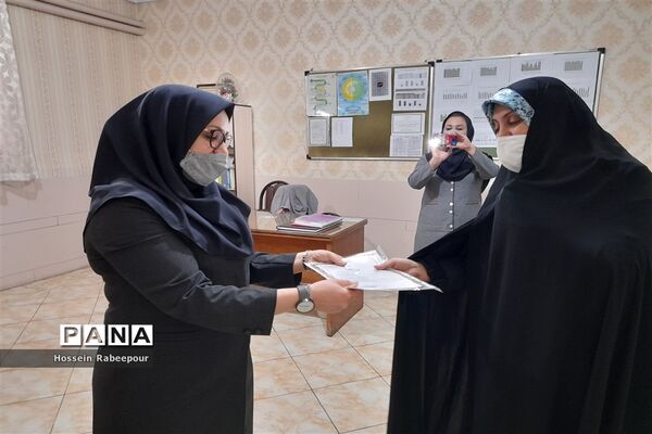تقدیر از مربیان پرورشی 112 مدرسه منطقه 16 به مناسبت هفته تربیت اسلامی