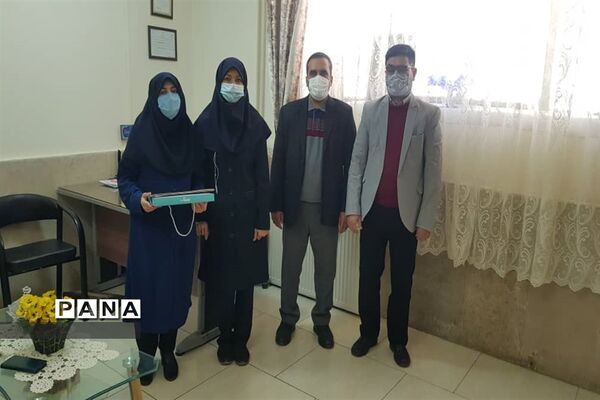 تجلیل از همکاران حوزه پرورشی و تربیت بدنی مدارس منطقه ۱۷