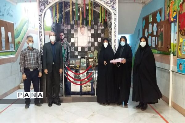 تجلیل از همکاران حوزه پرورشی و تربیت بدنی مدارس منطقه ۱۷