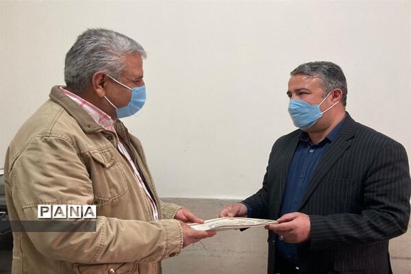 تجلیل از همکاران حوزه پرورشی و تربیت بدنی مدارس منطقه ۱۷