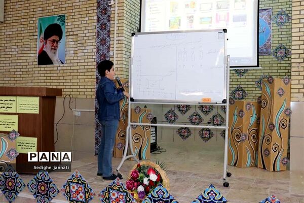 نمایشگاه دستاوردهای تدریس مجازی دانش آموزان در آباده