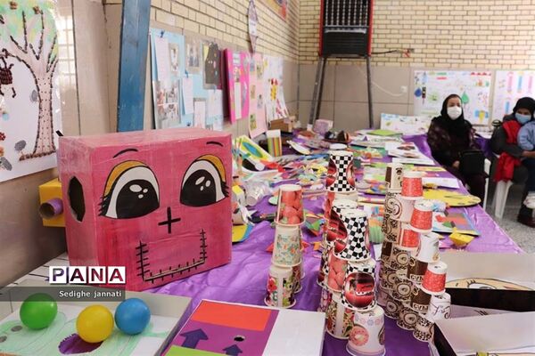 نمایشگاه دستاوردهای تدریس مجازی دانش آموزان در آباده