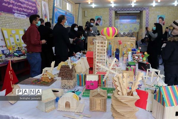 نمایشگاه دستاوردهای تدریس مجازی دانش آموزان در آباده