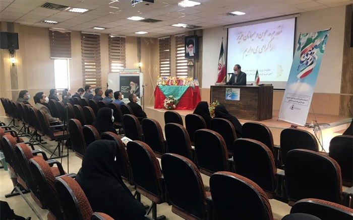 بوسه بر دستان طلایه داران تربیتی در پاکدشت