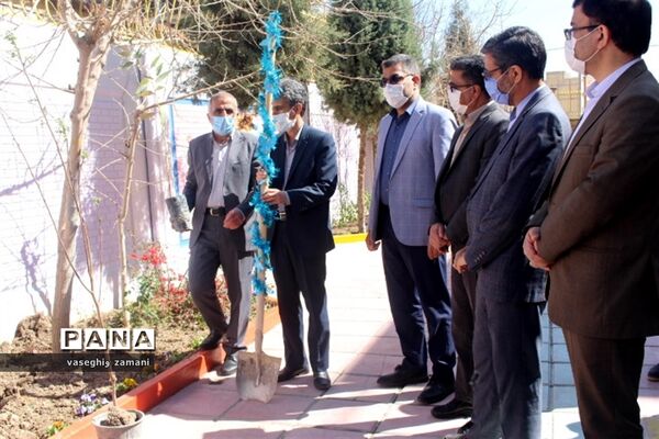 نواختن زنگ جشن نیکوکاری  در استان اصفهان