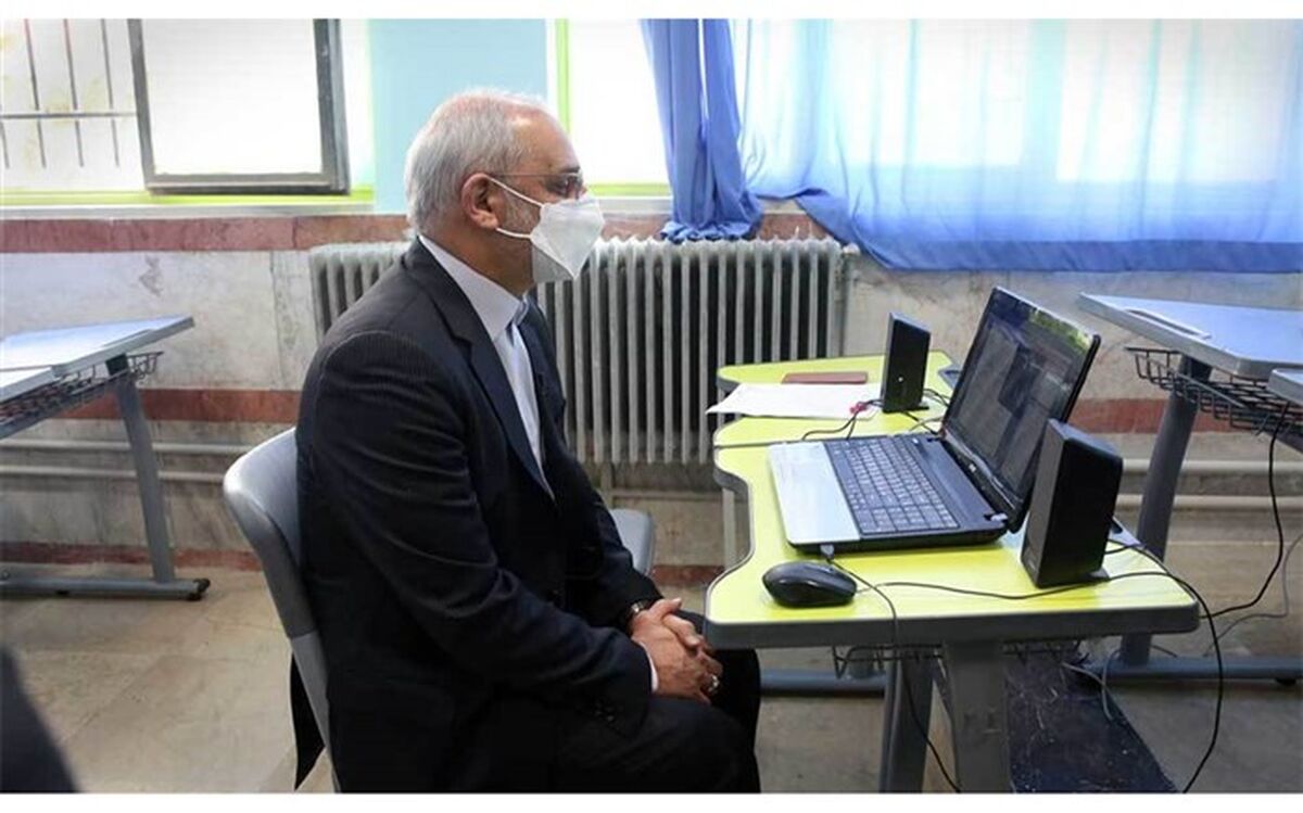 حضور سرزده حاجی میرزایی از کلاس درس مجازی دانش‌آموزان «دبیرستان ماندگار البرز»