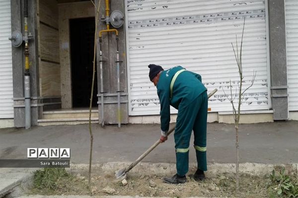 روز درختکاری در منطقه 18 شهر تهران