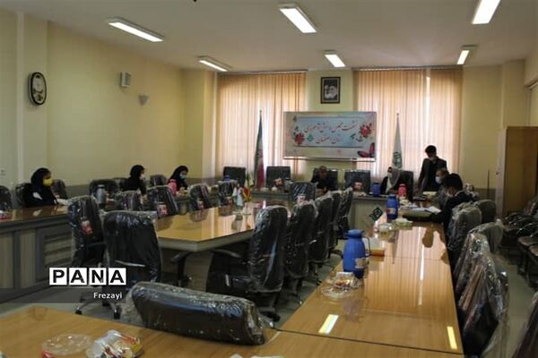 برگزاری نشست اعضای مجلس دانش‌آموزی استان اصفهان با مدیرکل آموزش و پرورش استان